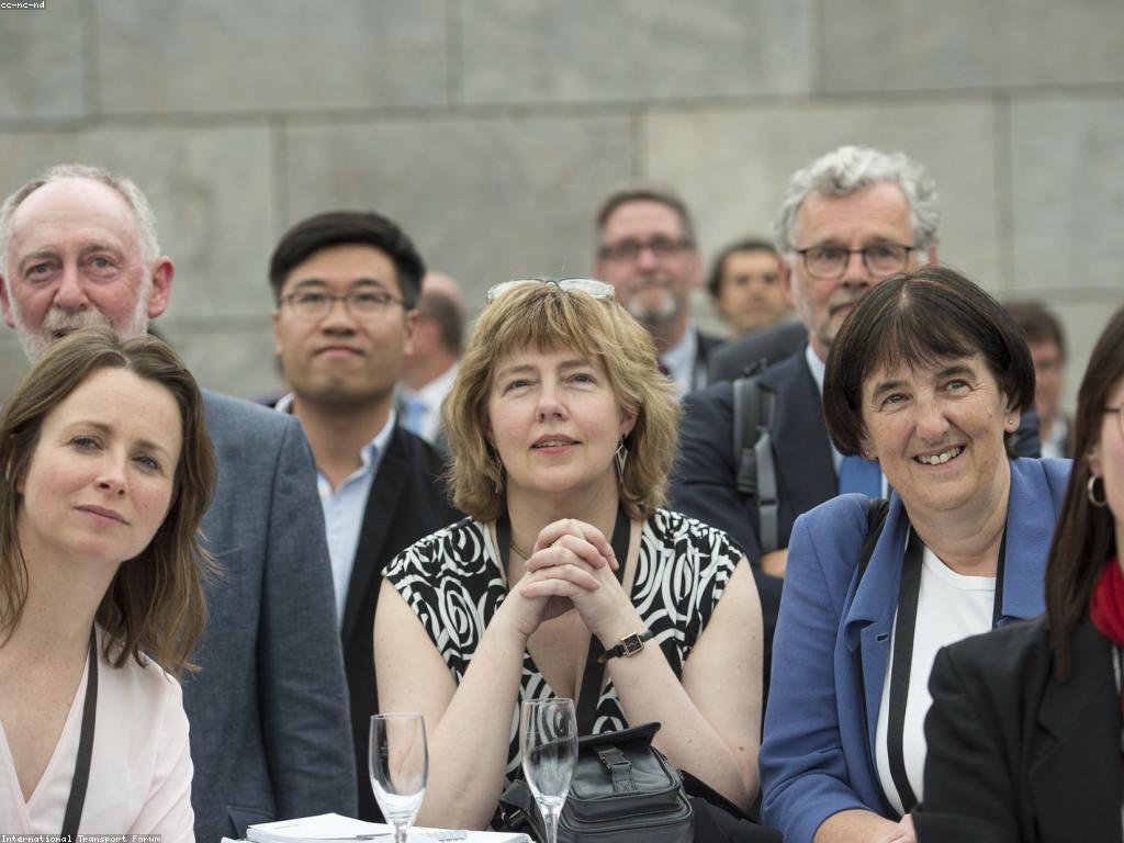 វិធីសាស្ត្រថ្មីៗសម្រាប់ការរង្វាន់ និងប្រព័ន្ធសុវត្ថិភាព